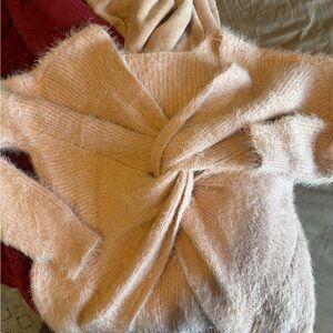 Elegant Off-the-Shoulder Sweater in Soft Pink